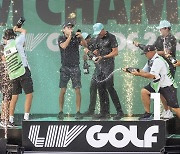 PGA·LIV 손잡았다 … 빈살만 승리로 끝난 '골프戰'