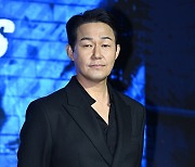 ‘사냥개들’ 박성웅 “최상위급 빌런, 악랄하고 비열하다”