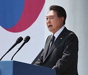 윤 정부 '안보전략' 발표…종전선언 빼고 북핵 최대 위협