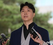 '횡령 혐의' 친형 변호인 "박수홍이 평소 나이트클럽 즐겼나요?"