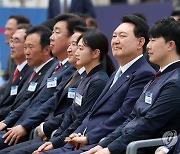 평택-오송 고속철도 2복선화 착공식 참석한 윤 대통령