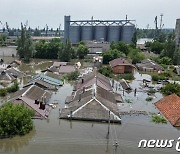 [포토 in 월드] 우크라이나 댐 폭파로 대홍수 ‘목불인견’