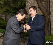 주한중국대사와 인사하는 이재명 대표