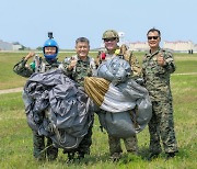 "혈맹답게 한미 軍★들도 고공강하 훈련도 함께~"