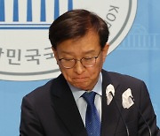 국힘, 천안함장에 "무슨 낯짝" 민주당 권칠승 오늘 윤리위 제소