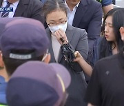 용산구청장 ‘몰래’ 출근…유가족 ‘당장 사퇴’