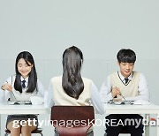 “카카오·토스로 급식 확인”…핀테크, 10대 청소년 ‘생활플랫폼’ 정조준