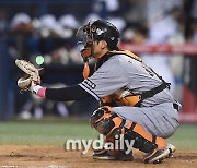 [MD포토] 박상언 '편하게 던지세요'