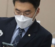 검찰, 김남국 거래 '클레이페이' 협업사 대표 참고인 소환