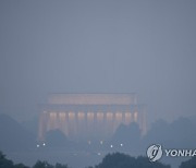 APTOPIX Canada Wildfires Washington