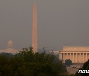 美, 캐나다 산불 연기 여파 지속…워싱턴DC, 사상 첫 '코드 퍼플' 발령