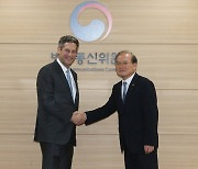 방통위, 메타 정책총괄 부사장과 이용자 보호 논의