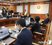 선관위 '부분감사' 수용에…국힘 "반쪽짜리" 민주 "총선 야욕 버려라"