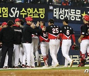 '3연패 탈출' 김종국 KIA 감독 "1회부터 활발한 모습 보여 승리했다"