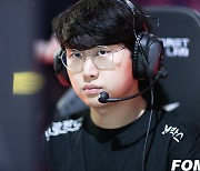 [포토] LCK 서머 두 번째 경기 나서는 KT 에이밍