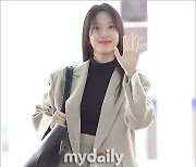 [MD포토] 문가영 '매력 미소 담은 손인사'