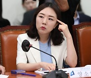 ‘개딸 문자폭탄’ 양소영, 이재명 면전서 직격…李 답변은?