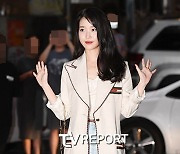 아이유, '도미노 피자'로 갈아탔다...'유애나' 반올림피자 어쩌나