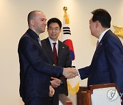 윤석열 대통령, 오픈AI 대표 접견