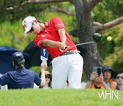 [Ms포토] 이형준 '빨간티의 마법~'