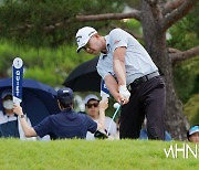 [Ms포토] 김성용 '파스까지 동원한 티샷~'