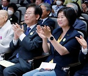 6·10 민주항쟁 기념식 정부 불참… 민주·정의 "옹졸" 비판