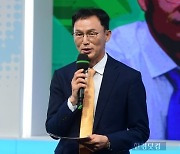 [포토] 로또 통계에 대해 강연하는 김서중 사무처장