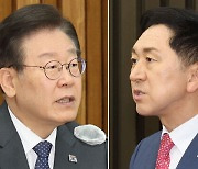 이재명 “명동에 中관광객 늘려야” vs 김기현 “李 굽신거림 화 치밀어”