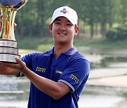 '320야드 장타' 22살 최승빈, KPGA 선수권대회 우승