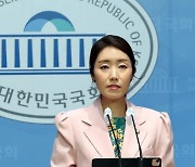 민주당 새 혁신위원장 후보 막바지 검증… '외부 인사' 무게