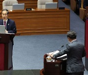 與 "이재명 中에 굴욕외교" vs 野 "日오염수 어떡할래"