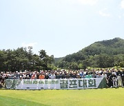 식품산업협회, 골프대회통해 소외계층 청소년에 식품 기부