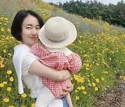 이정현, 애엄마 안 믿기는 최강 동안…♥의사 남편·딸과 첫 가족 여행