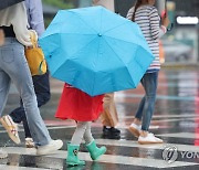 [날씨] 전국 구름 많고 곳곳 소나기…서울 낮 최고 26도