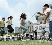 ‘강철부대’와 크로스핏, 단체줄넘기…서울광장에 건강이 넘쳐요