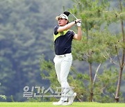 [포토]김태영, 멀리 가라!