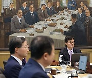 '금리동결' 금통위원들 "물가·가계부채 여전히 불안‥긴축필요"