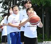 [JB포토] 군내초교 어린이 '슛 성공할테다'