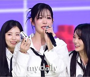 [MD포토] 프로미스나인 이채영 '1위에 눈물 펑펑'