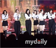 [MD포토] 프로미스나인 '시선을 사로잡는 군무'