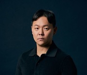 ‘사냥개들’ 감독, ‘김새론 논란’에 병까지 얻어..“넷플 2위, 마음의 빚 덜었다”[인터뷰 종합]