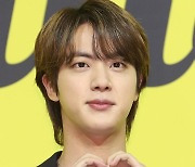 '일병' 진, BTS 10주년 인사 남겼다 "전역하자마자 11주년 라이브 방송할 것"[전문]