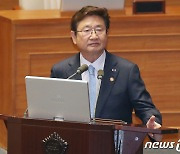 대정부질문에 답하는 박보균 장관