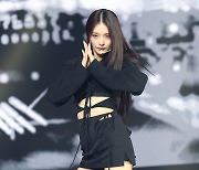 프로미스나인 이나경, 춤추는 바비인형