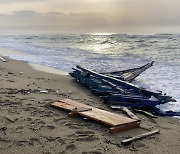 난민 수백명 태운 어선, 그리스서 전복… 59명 사망