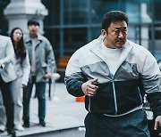 '범죄도시3', 800만 돌파 흥행 기념 마동석 타격 액션 스틸…통쾌한 펀치