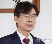 與, 싱하이밍에 "대사가 깽판 치면 안돼…中, 즉각 소환해야"