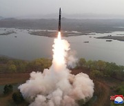 日 기시다 "탄도미사일 발사한 북한에 엄중히 항의"