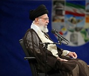 미국-이란, ‘비공식 핵 합의’ 임박했나…하메네이 ‘긍정’