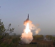 합참 "북한, 동해상으로 미상 탄도미사일 발사" [상보]